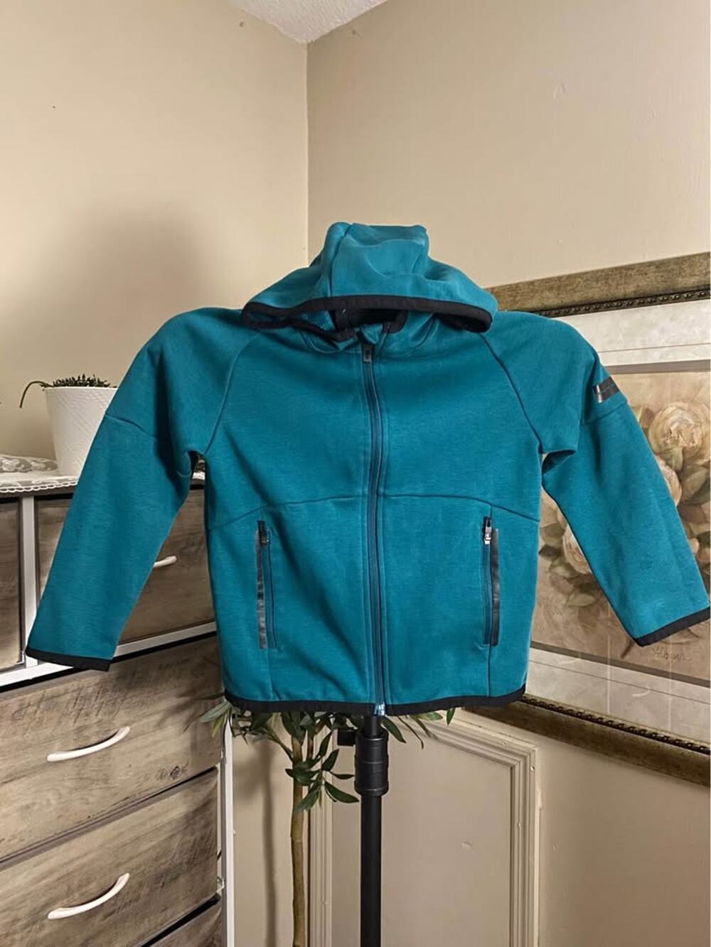 Athletic Works Kids Teal Softshell Hooded Jacket – Size Small (6–7)